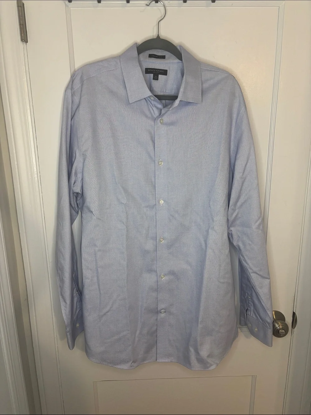 Banana Republic Light Blue Men's Dress Shirt - Spread Collar